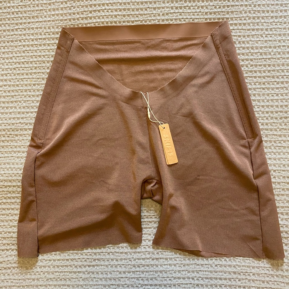 NWT Skims Sheer Sculpt Low Back Shorts